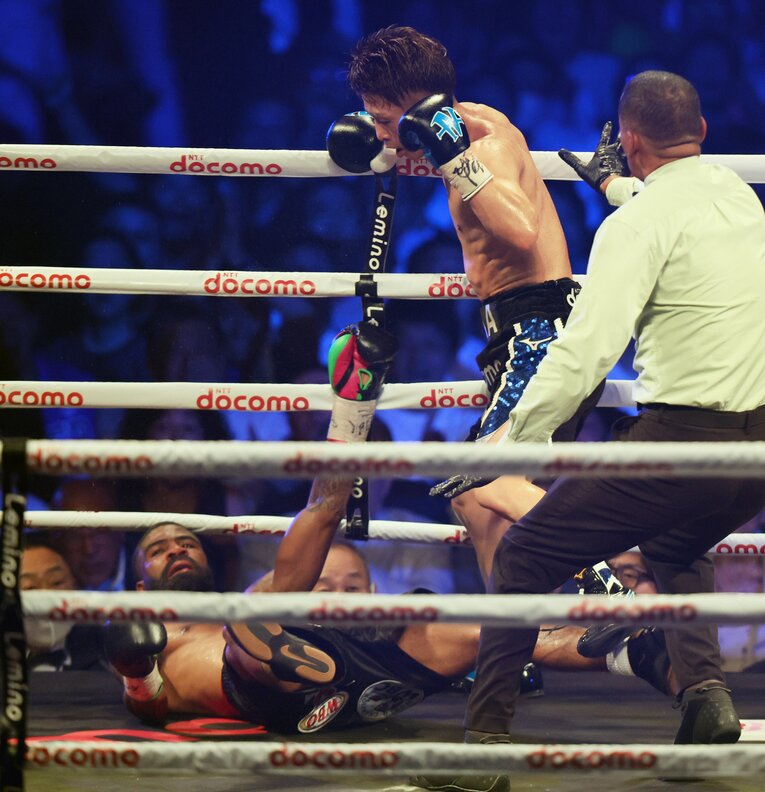 無敗を誇っていたフルトンは井上尚弥を前にリングに崩れ落ちた（2023年7月25日）　　©︎JIJI PRESS
