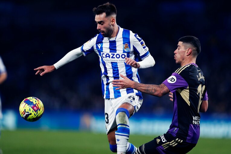 「TAKEユニの日本人ファンが増えた気が」久保建英MOMも“代えが利かない状態”を現地撮影…ソシエダは狂う歯車を直せるか(60)