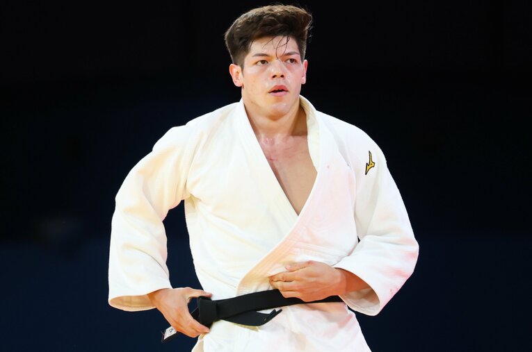 パリ五輪では個人と団体ともに銀メダルを獲得した村尾三四郎（23歳） ／ photograph by AFLO