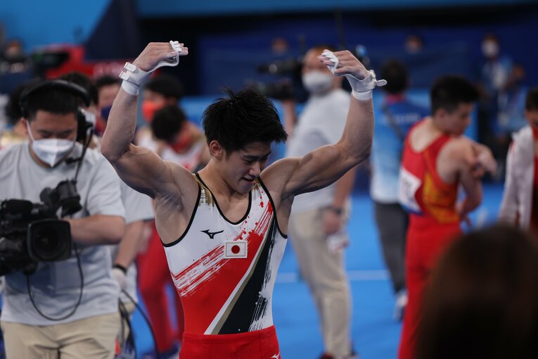 “内村のいない”体操日本代表は世界の頂点にどう近づいた？ 1年前に「3番手」と評された“平均21.5歳の4人”の急成長(15)