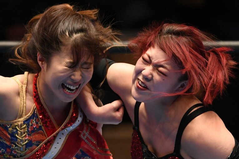 12月31日（昼）のアイスリボン。藤本つかさを攻める鈴季すず