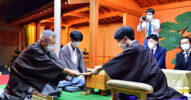 藤井聡太竜王は能楽堂やお寺でタイトル戦、将棋会館では一斉に… 「自分の対局を他の棋士が見に来ないと寂しい」理由とは