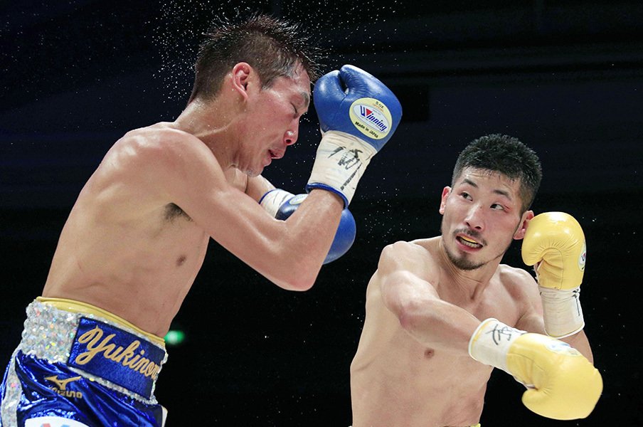 小國vs.岩佐戦に詰まっていたもの。ボクシングにおける「紙一重」とは。<Number Web> photograph by Kyodo News