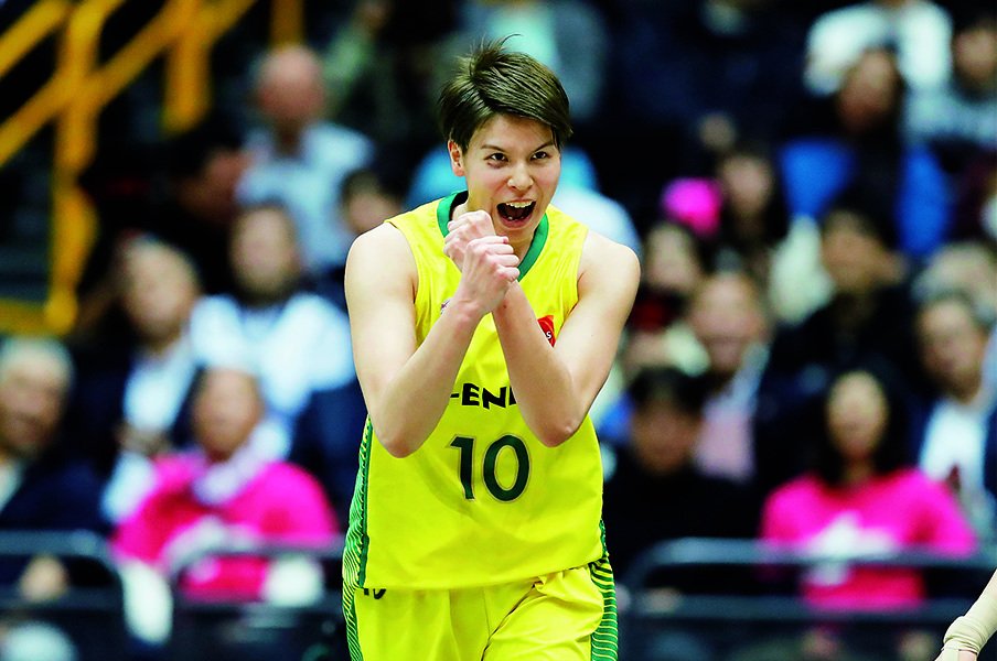 「自分には伸びしろしかない」。五輪メダルの鍵は渡嘉敷にあり。~女子バスケ、5年連続MVPの新たな意欲~<Number Web> photograph by AFLO