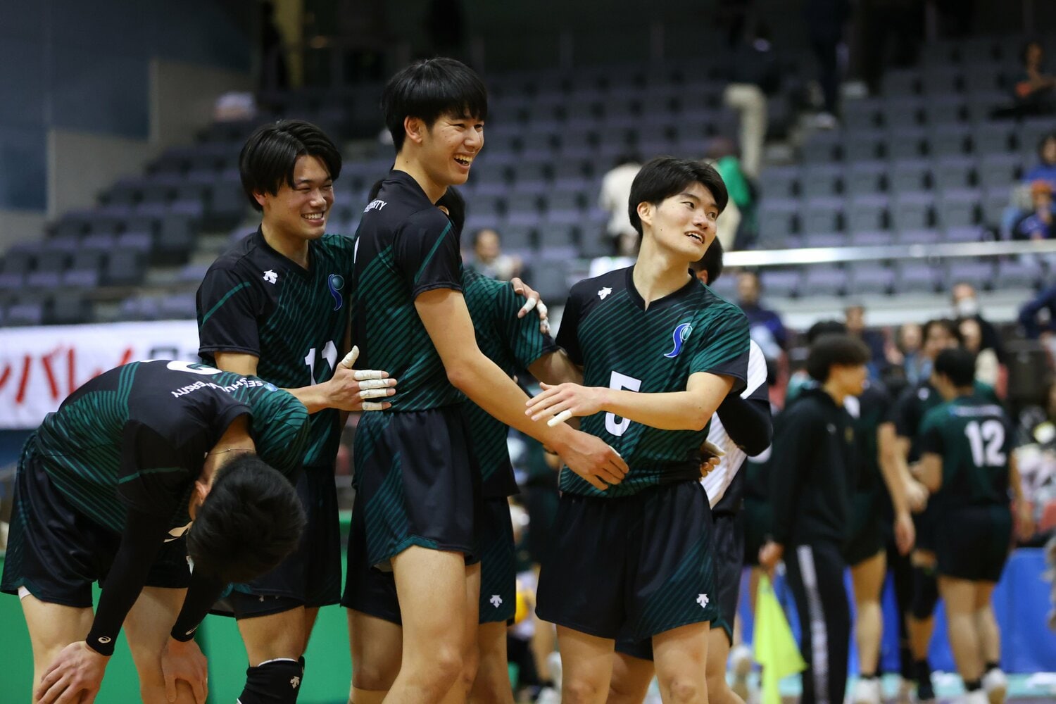 甲斐を中心としたアタッカー陣をうまく活かしたセッター井出（5番）©︎UNIVAS/Aki Nagao