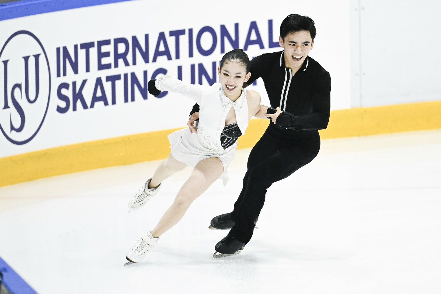 国際公式戦デビューを果たした岸本彩良&amp;田村篤彦組。笑顔にあふれる演技をみせた　©︎Asami Enomoto