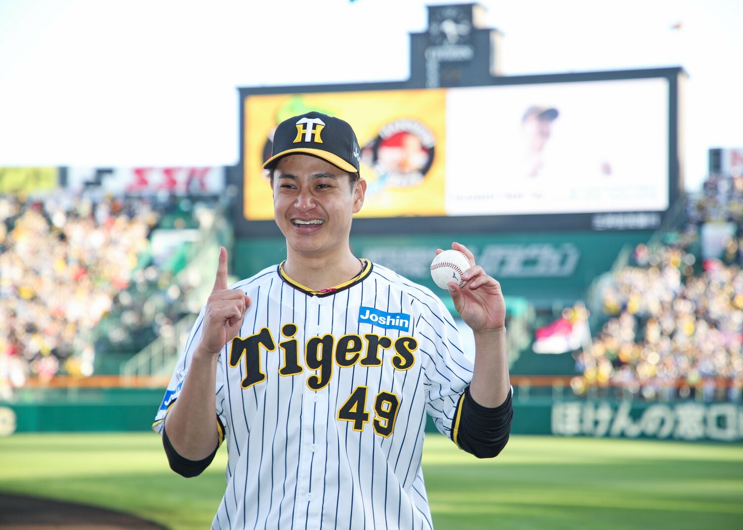 昨年12月の現役ドラフトで阪神へ。開幕から5戦5勝と絶好調の大竹耕太郎 ©JIJI PRESS