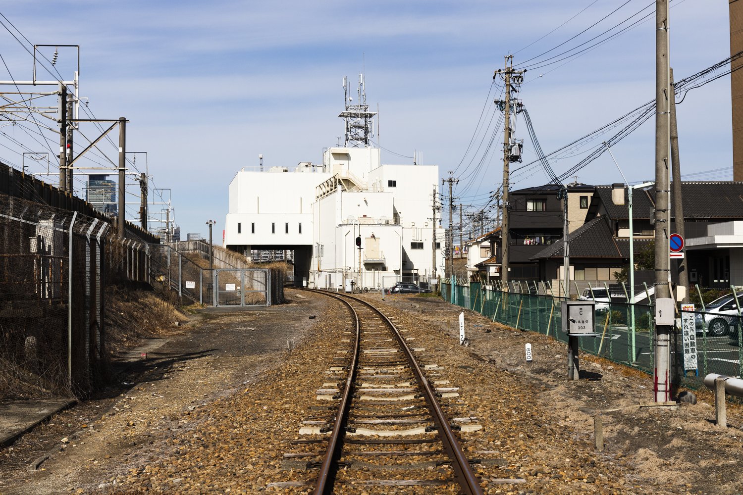 かつて名古屋駅とナゴヤ球場正門前駅を結ぶ臨時列車が走っていた線路。現在は貨物列車専用だ