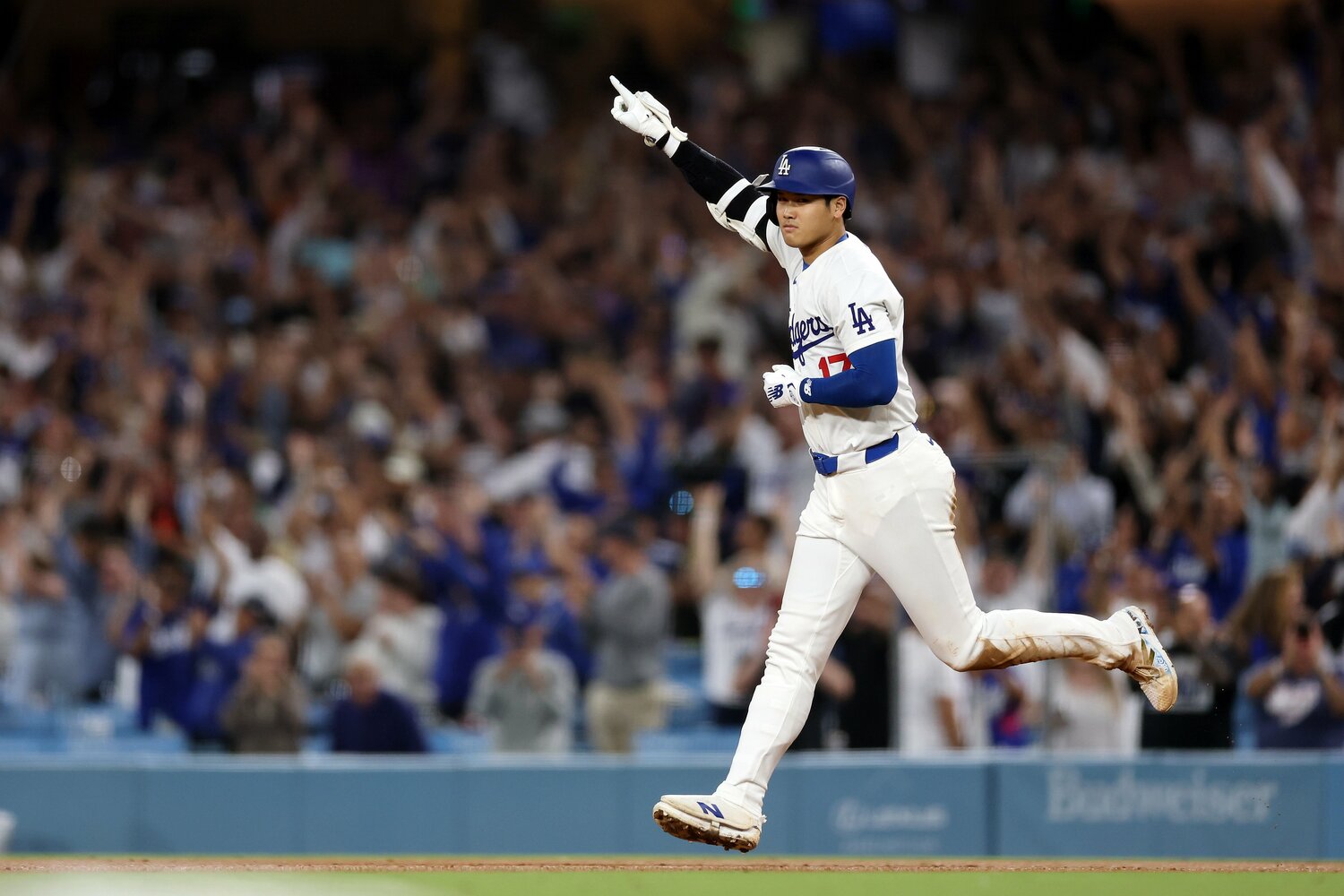 8月23日のレイズ戦。9回にサヨナラ満塁ホームランを放ち史上最速の「40‐40」を達成。デクスターさんは現地観戦しており、“今季のベストシーン”だと語った　©Getty Images