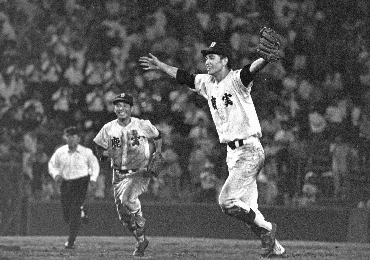 東海大相模に勝利して大喜びの定岡　©JIJI PRESS