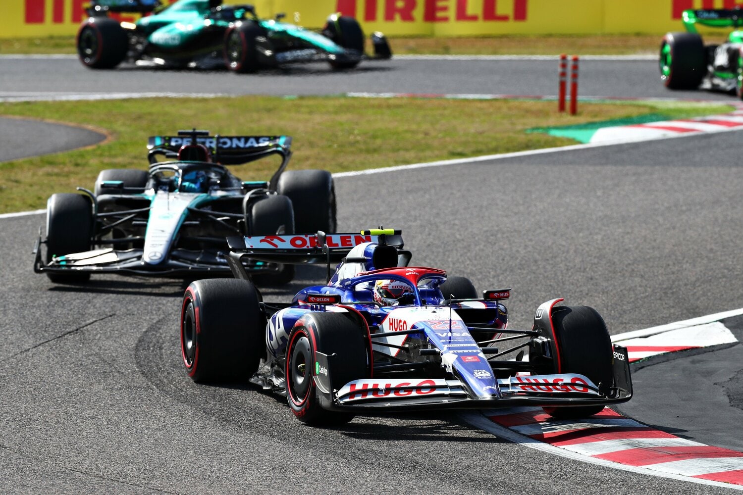 シケインを攻める角田。自身3度目となる母国GPで結果を残した　©Getty Images / Red Bull Content Pool