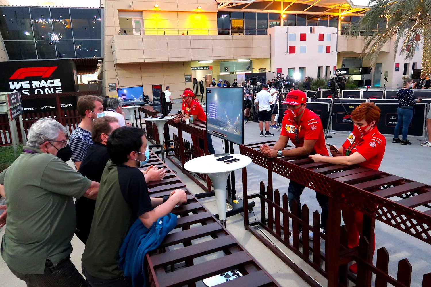 柵越しとはいえ、オンラインの取材しか許されなかった昨年と比べると、取材環境は格段に向上した　©:Masahiro Owari