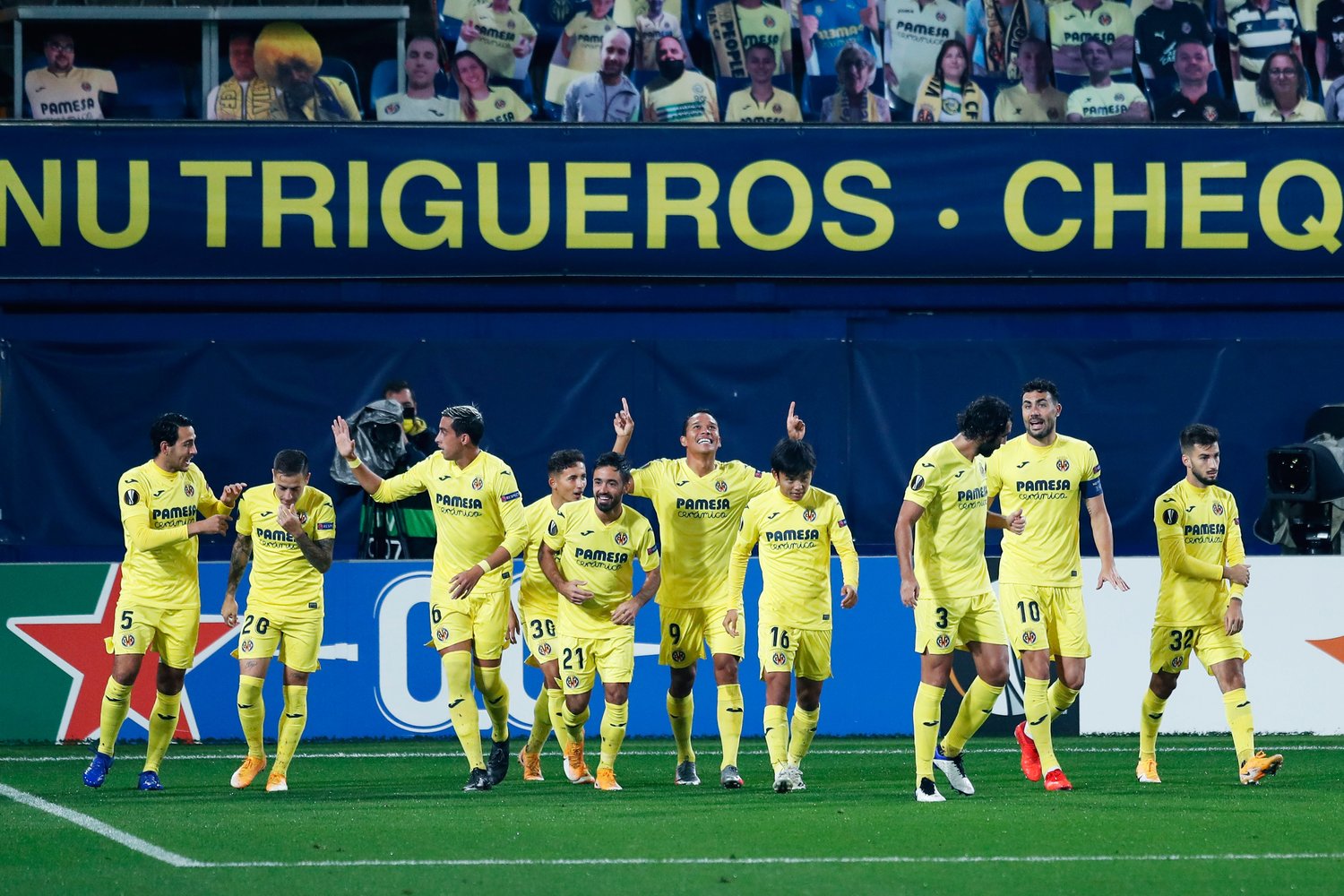 バッカの先制ゴールに喜ぶビジャレアルイレブン©Daisuke Nakashima