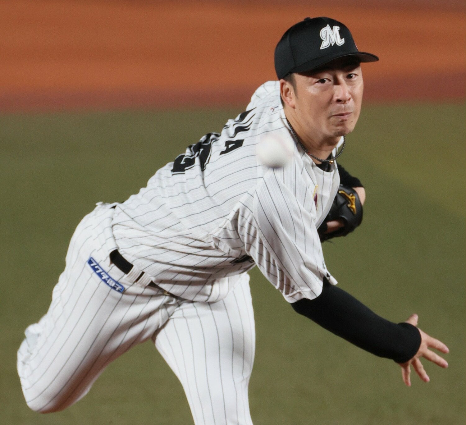 力投する美馬（2020年）　©JIJI PRESS