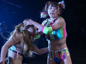 フワちゃん“プロレス再デビュー”後の賛否両論と、リアルな可能性「芸能人とか関係なく」「夢は大きく」試合会場で見た、“新人の仕事”に励む姿