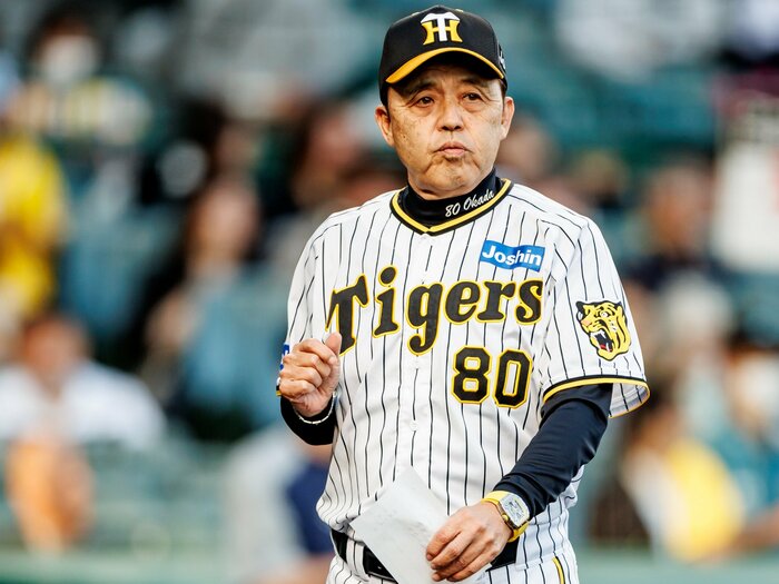 プロ野球チームに重要な株主総会までの戦い方…阪神「岡田さんを招聘していただき御礼申し上げます」西武「食事が不味くなる」＜Number Web＞ photograph by Kiichi Matsumoto