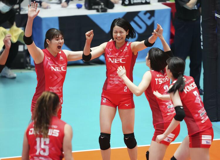 古賀紗理那インタビュー：日本女子バレーの課題と改革提言 - パリ五輪