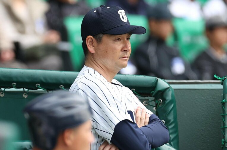甲子園で17年ぶりとなる勝利を果たした東北高校の我妻敏監督 ／ photograph by Sankei Shimbun
