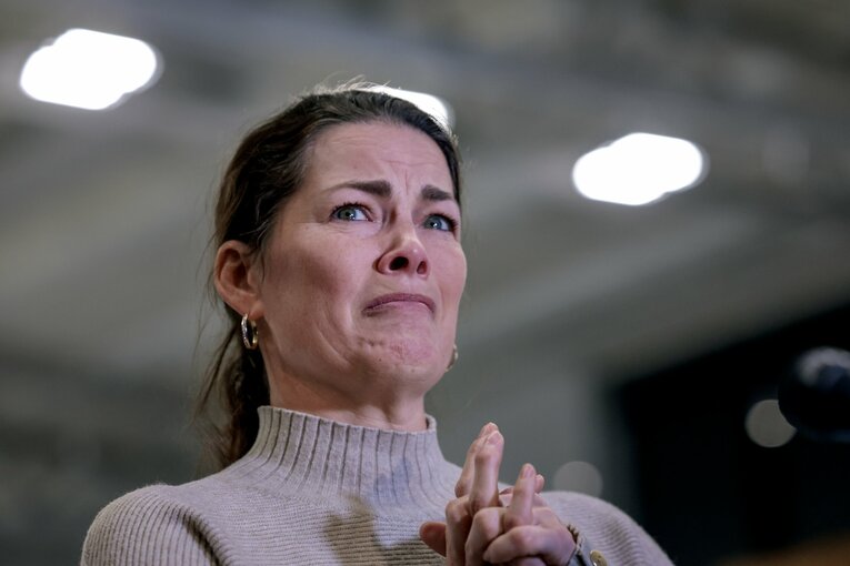 記者会見で涙を流すナンシー・ケリガン　©Getty Images