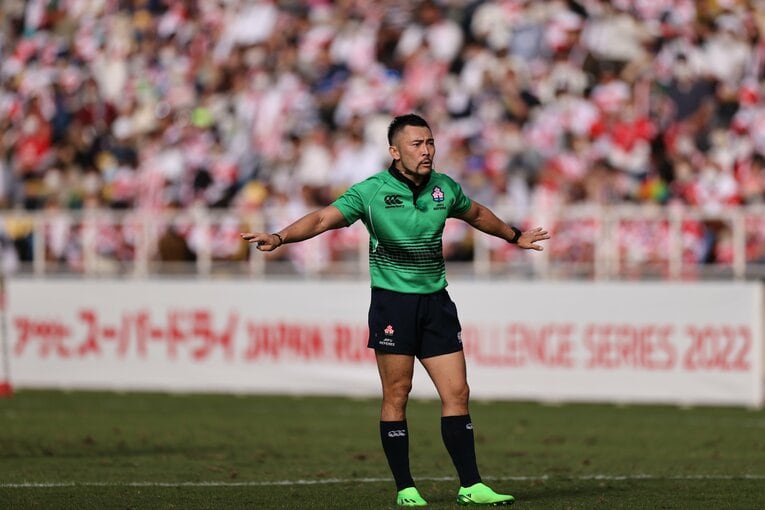 滑川剛人レフリー 　©︎SportsPressJP/AFLO