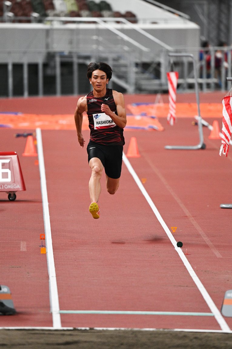 橋岡が磨いてきたという「助走」（2021年5月）©︎Asami Enomoto