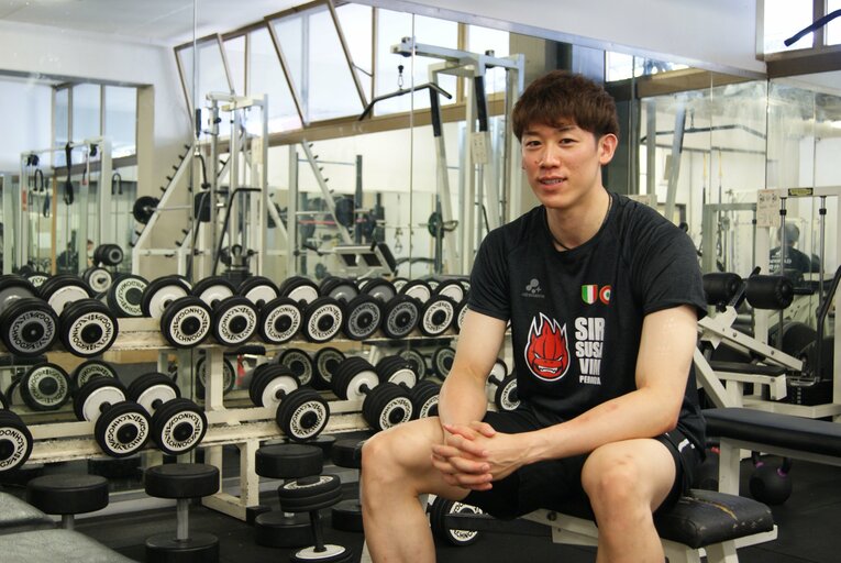 シーズン開幕前、ペルージャに合流まもない頃にインタビューに応じた石川祐希（筆者撮影）