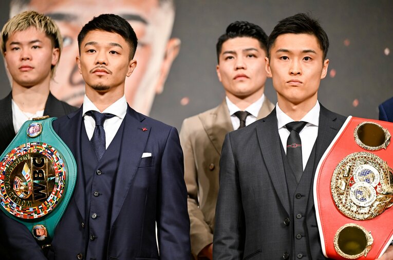 6月8日、東京・有明コロシアムでバンタム王座統一戦に挑む中谷潤人（左）と西田凌佑 ／ photograph by Hiroaki Finito Yamaguchi