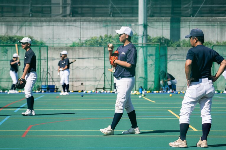 ゴム製の校庭のため、普段はスライディングの練習などはできないという　©Nanae Suzuki