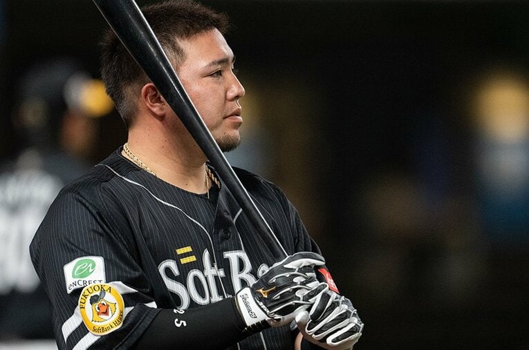 古巣・西武相手にベルーナドームで2打席連続満塁ホームランを放った山川穂高。ソフトバンクの4番として今後どうなるか ／ photograph by Nanae Suzuki