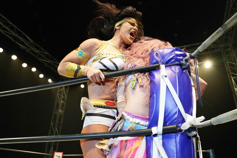 中野たむを襲撃したメーガン・ベイン