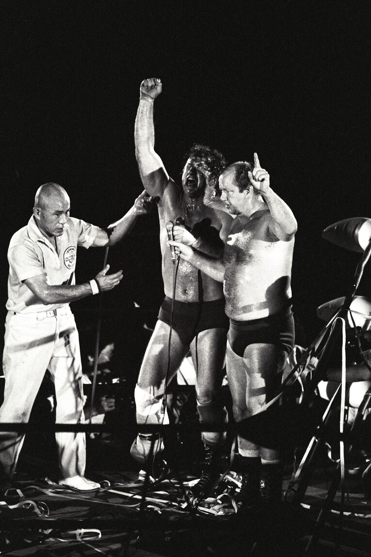 引退試合で「フォーエヴァー！」と繰り返し叫ぶテリー・ファンク。1983年8月31日、蔵前国技館