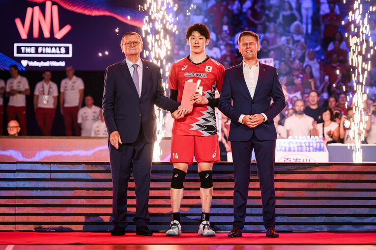 VNLベストアウトサイドヒッターに選出された石川祐希　©︎Volleyball World