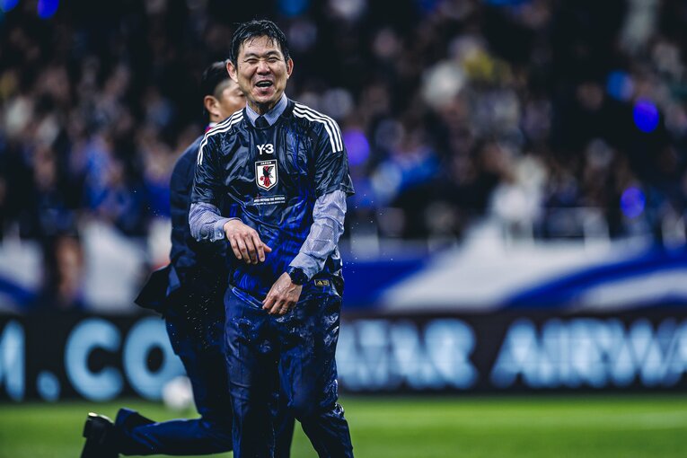 森保監督、選手に水をぶっかけられて思わず…（全6枚中の5枚目）　©Kiichi Matsumoto