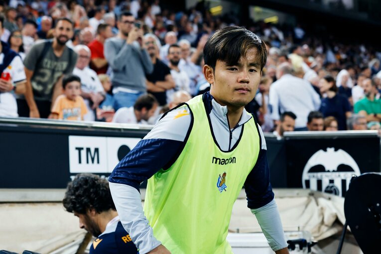 映像では見られない「ベンチで楽しそうな久保建英」（20枚超） ©Daisuke Nakashima