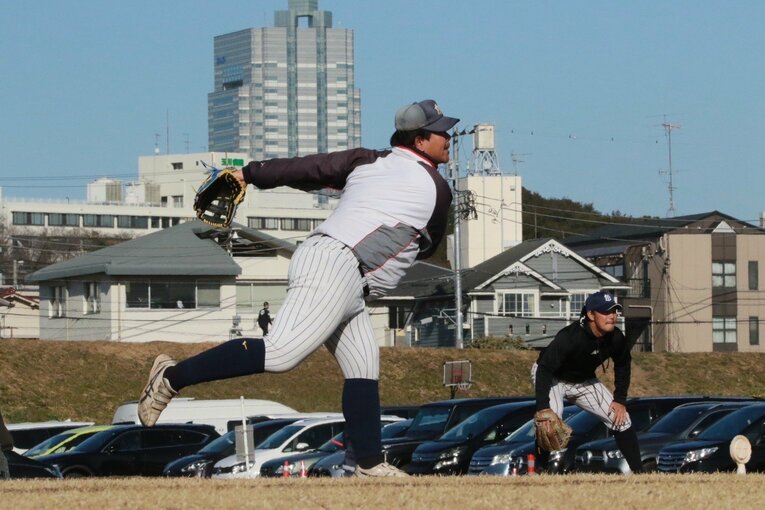 【連続写真】現在30歳に。少年野球「用賀ベアーズ」でコーチを務める