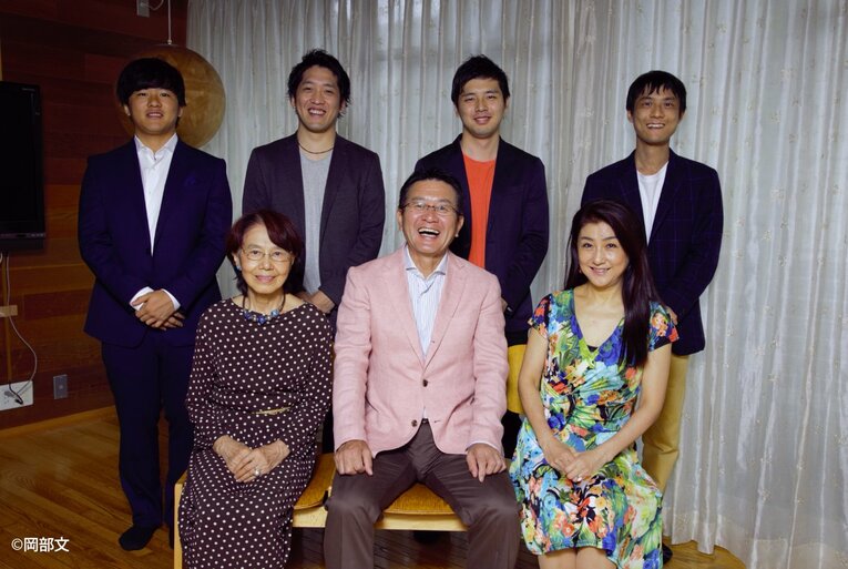 瀬古家の家族写真　昴さんは後列右　©Aya Okabe