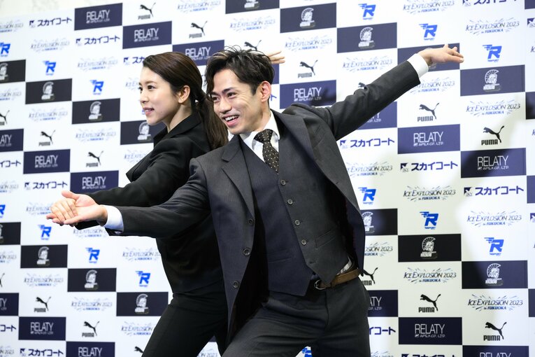 現役引退を発表した村元哉中・高橋大輔　©Asami Enomoto