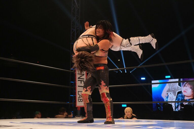 水着グラビアも披露のアイドル路線から急転換…素顔は“オラオラ”、スターダムのベルトも獲得した岩田美香の渇望「総合格闘技かキックにも」(33)