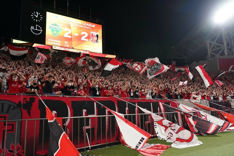 8月25日のACL準決勝。サポーターの大歓声に後押しされ、浦和はPK戦で全北現代を破り決勝に進出した　©Etsuo Hara