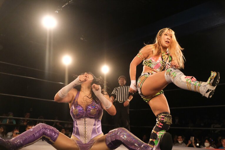 「あんまり胸を張って言えなくて…」悩んでいたAZMを受け入れた“5人のお姉ちゃん”との話…キャリア10周年「クソガキ全開で（笑）」(25)