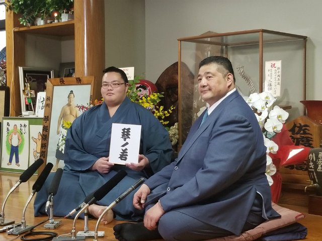 父の名前を継ぎ、祖父を仰ぎ見る。二代目琴ノ若が背負う3つの時代。（3／3） - 相撲 - Number Web - ナンバー