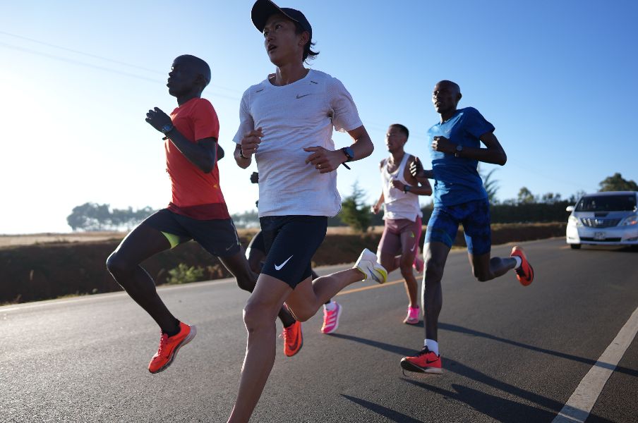 東京五輪の聞きたくない情報を排除したかった マラソン代表 大迫傑はケニアで合宿中 紙の練習日誌をつける日々 マラソン Number Web ナンバー
