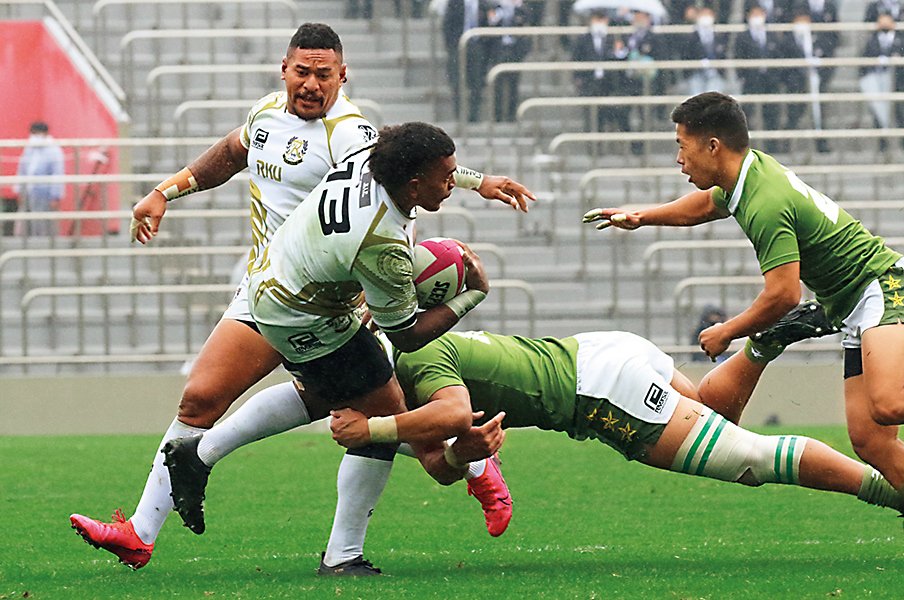 試合数減の特殊なシーズンに光を放った大東大の猛タックル。~大学ラグビーの今季~<Number Web> photograph by Nobuhiko Otomo