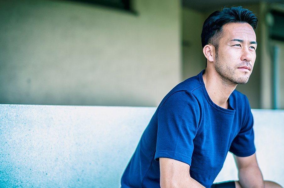 中澤、闘莉王と比較され続けるDF吉田麻也「同率1位は納得できない」<Number Web> photograph by Takuya Sugiyama