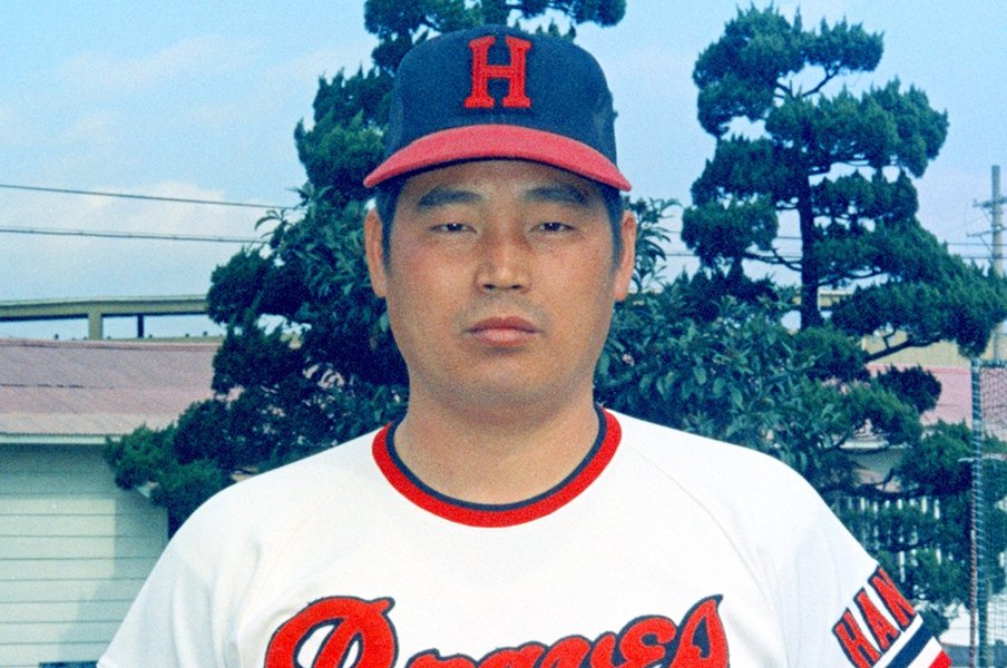 世界で最も代打本塁打を打った男。高井保弘の思い出と心に残る言葉。<Number Web> photograph by Kyodo News