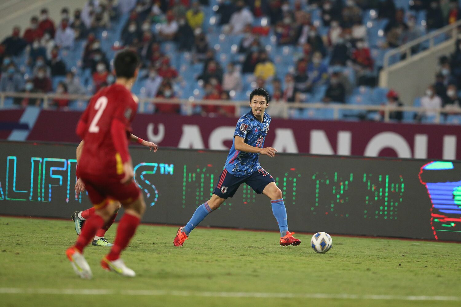 オーストラリア戦に続き、長友との交代で中山が左サイドバックに入った ©JFA