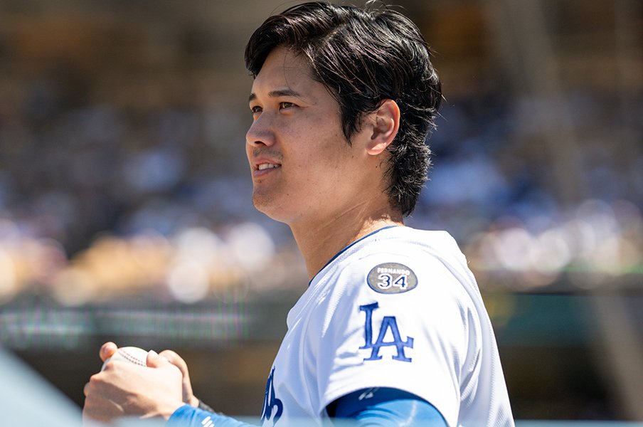 「貴方なんて必要ない」と真美子さんや愛娘に言われないように…WBC出場表明・大谷翔平が報道陣をビックリさせた“WS敵地ファン大合唱”への反応＜Number Web＞ photograph by Nanae Suzuki