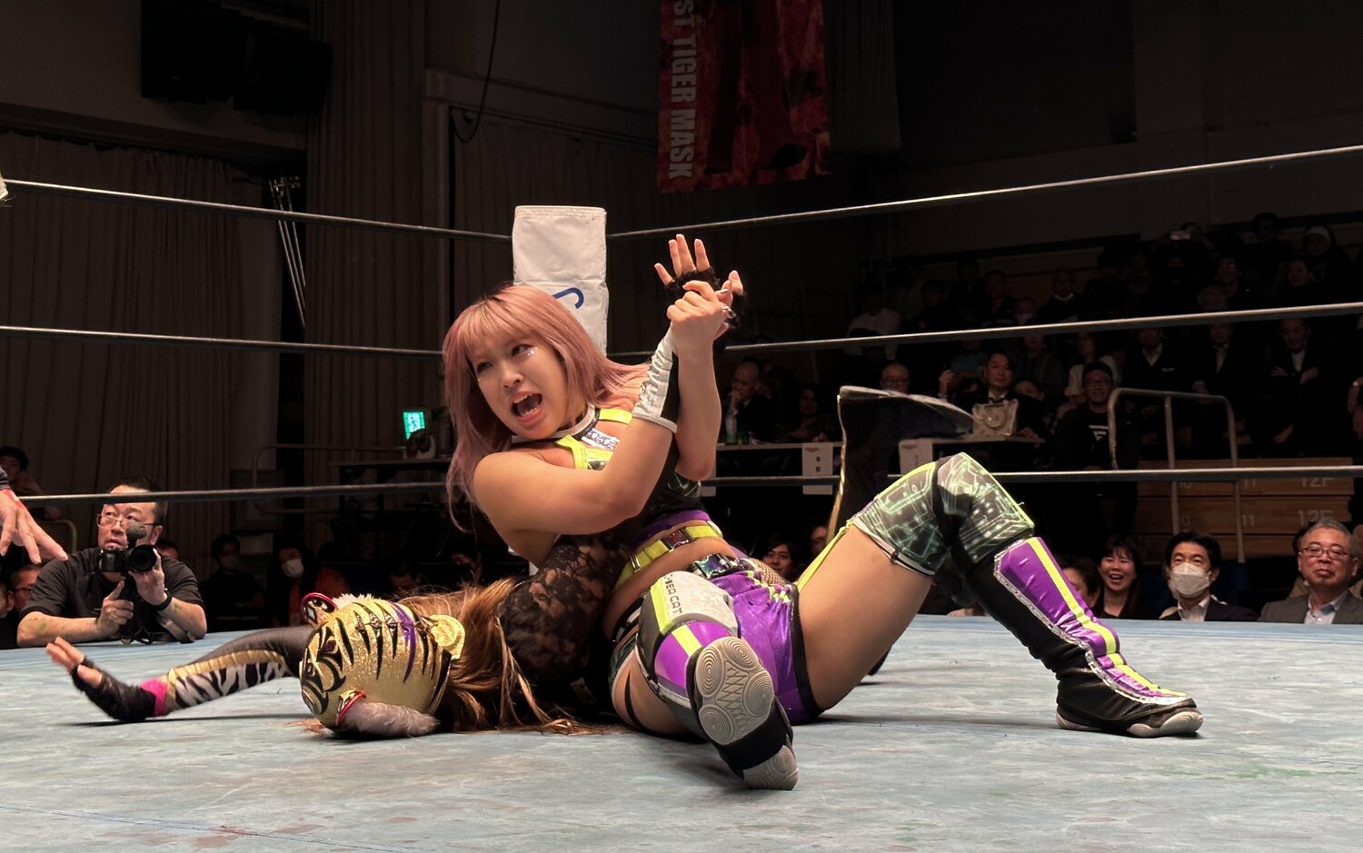 スターライト・キッドの代打として登場し、新鮮な闘いぶりを見せたAZM