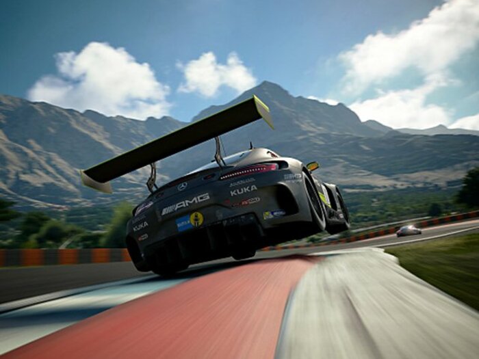 F1の凄腕カメラマンがeスポーツに。「現実では絶対に撮れないものを」<Number Web> photograph by Gran Turismo_Clive Rose