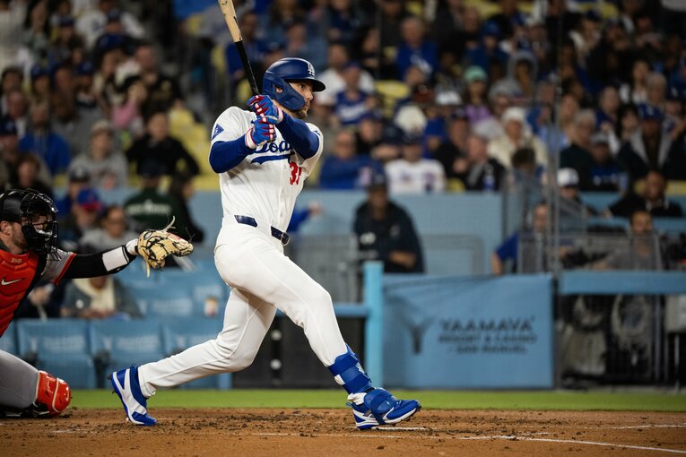 一発長打を秘めるアウトマンもクリケット用バットで練習している　©Nanae Suzuki